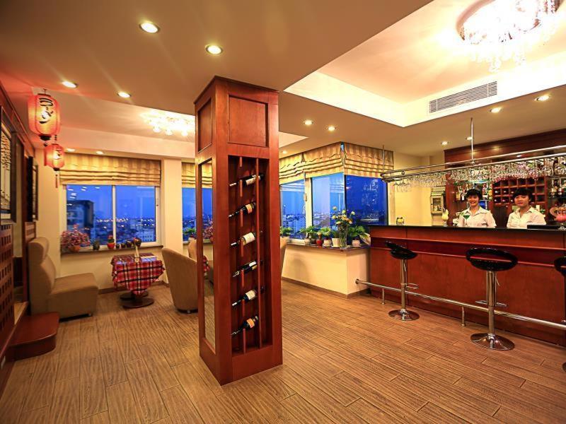Moon View Hotel - 65 Cua Bac - By Bay Luxury 河内 外观 照片