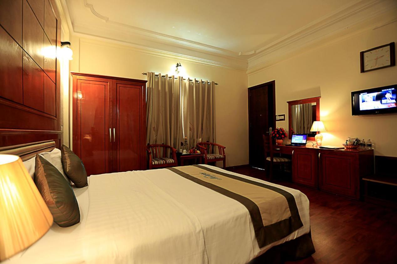 Moon View Hotel - 65 Cua Bac - By Bay Luxury 河内 外观 照片