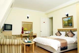 Moon View Hotel - 65 Cua Bac - By Bay Luxury 河内 外观 照片